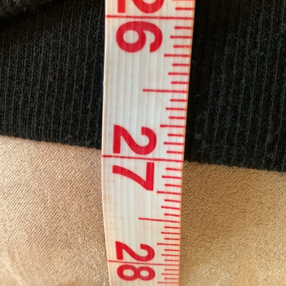 DANSKIN. tunic top features a long sleeve scoop neck pullover sweatshirt… - Picture 10 of 10